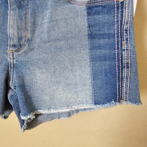 DL1961 Lucy Cutoff Two Tone Shadow Panel Denim Shorts - Picture 6 of 14